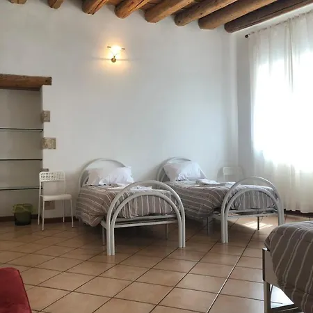 Ai Leoni Guest house