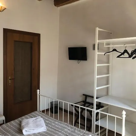 Vendégház Ai Leoni Verona