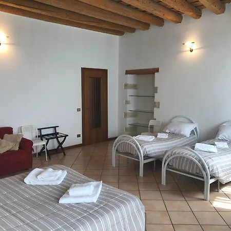 Ai Leoni فيرونا