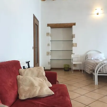 Ai Leoni بيت ضيافة 2*