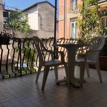 招待所 艾莱奥尼公寓
