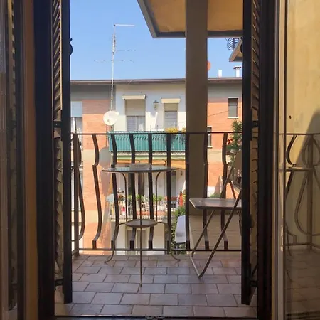 艾莱奥尼公寓 招待所 2*