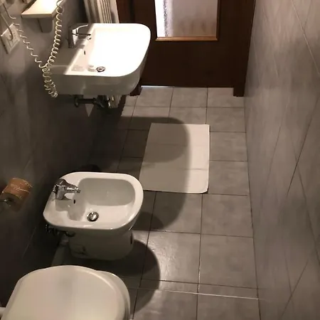 Ai Leoni بيت ضيافة 2*