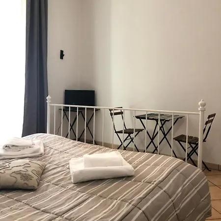 Ai Leoni بيت ضيافة 2*